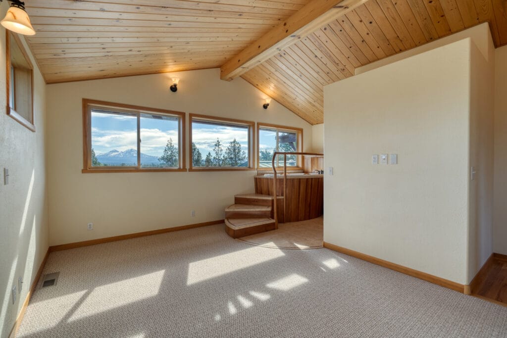 67134 Central St Bend OR — Pro Property Photos by Wasim