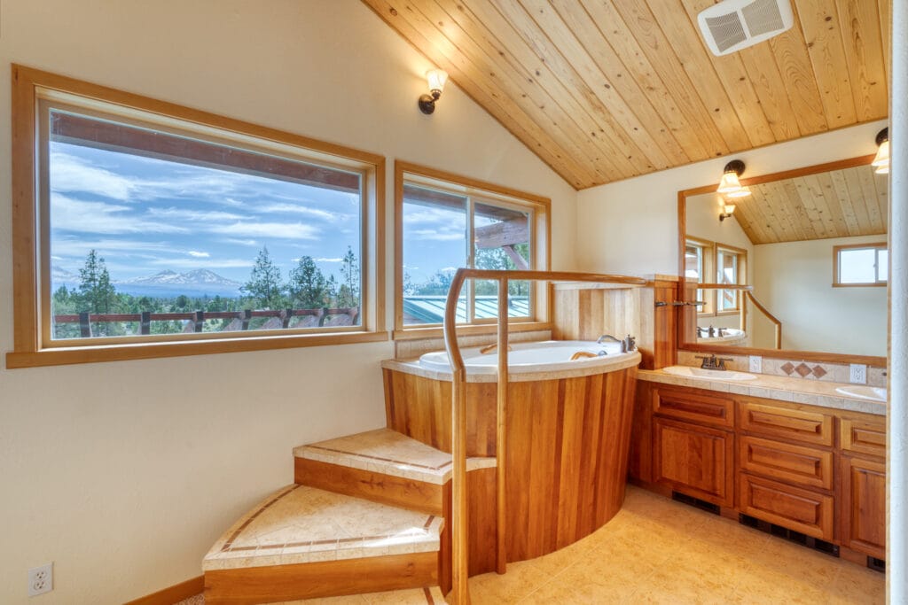 67134 Central St Bend OR — Pro Property Photos by Wasim