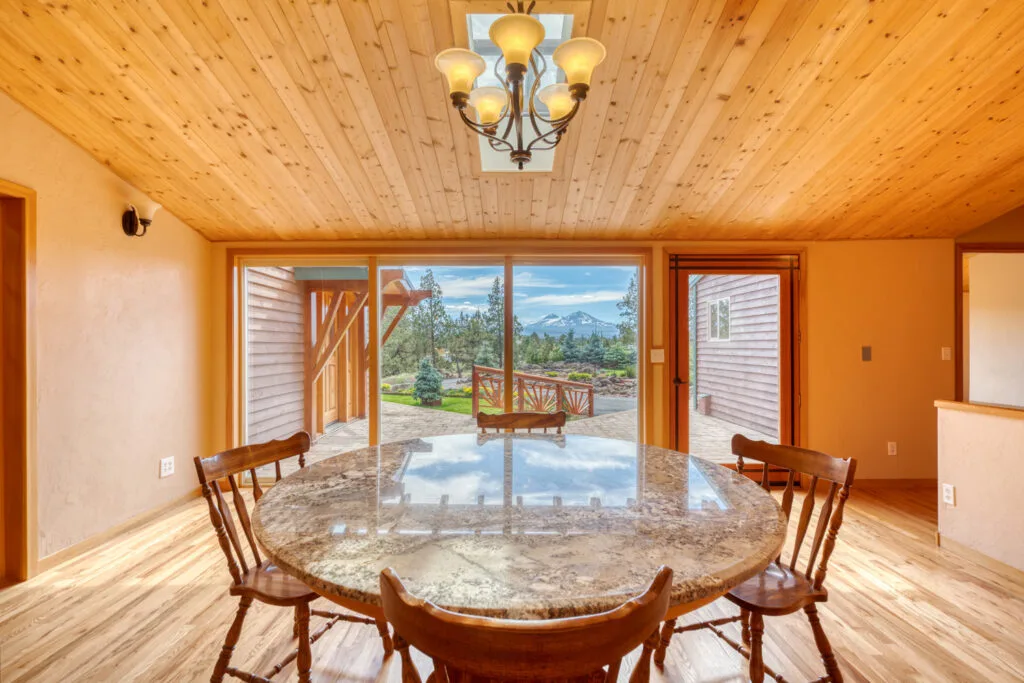 67134 Central St Bend OR — Pro Property Photos by Wasim