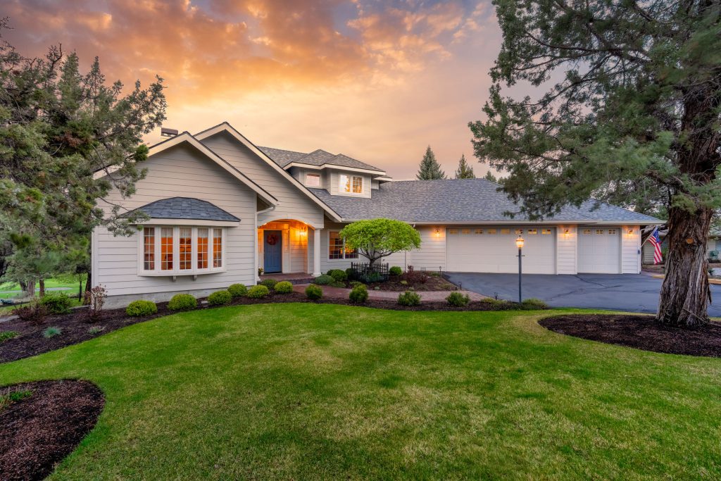 Real estate photography of a Central Oregon home by Wasim Muklashy — Bend, Oregon