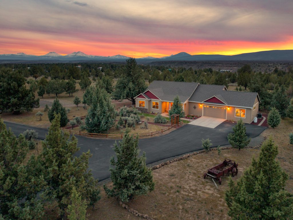 Wasim Muklashy real estate photography — a home in the Bend, Oregon area