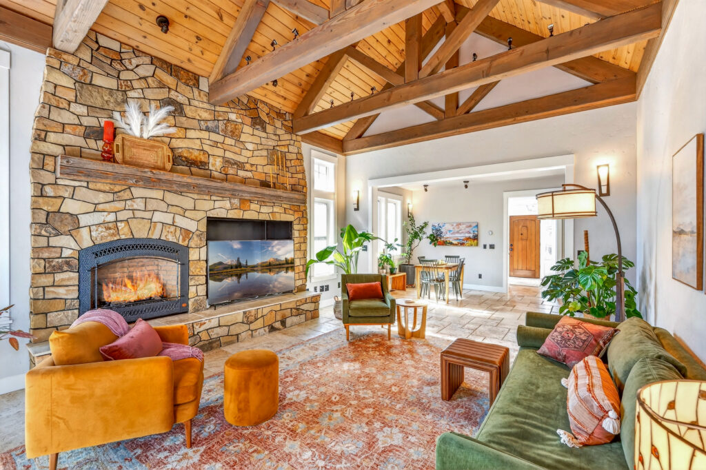 Central Oregon real estate photography — Bend, Redmond & Sisters — by Wasim